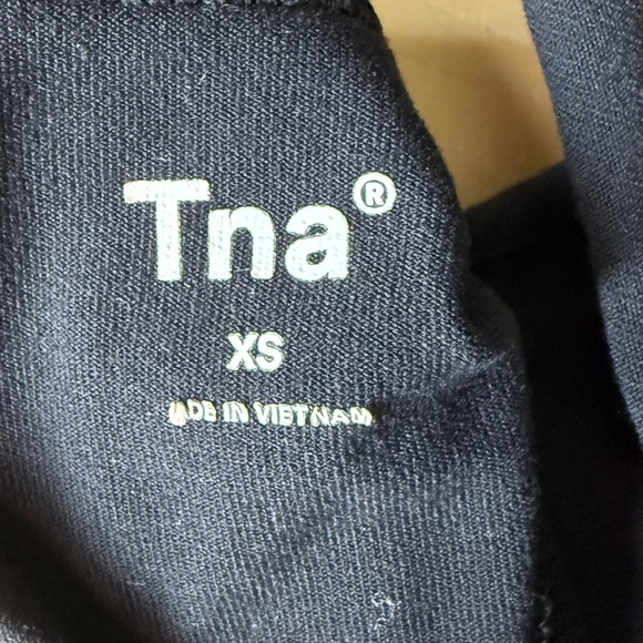 TNA Black Cut Out Back Sports Bra - ECLN - XS - Picture 2 of 5